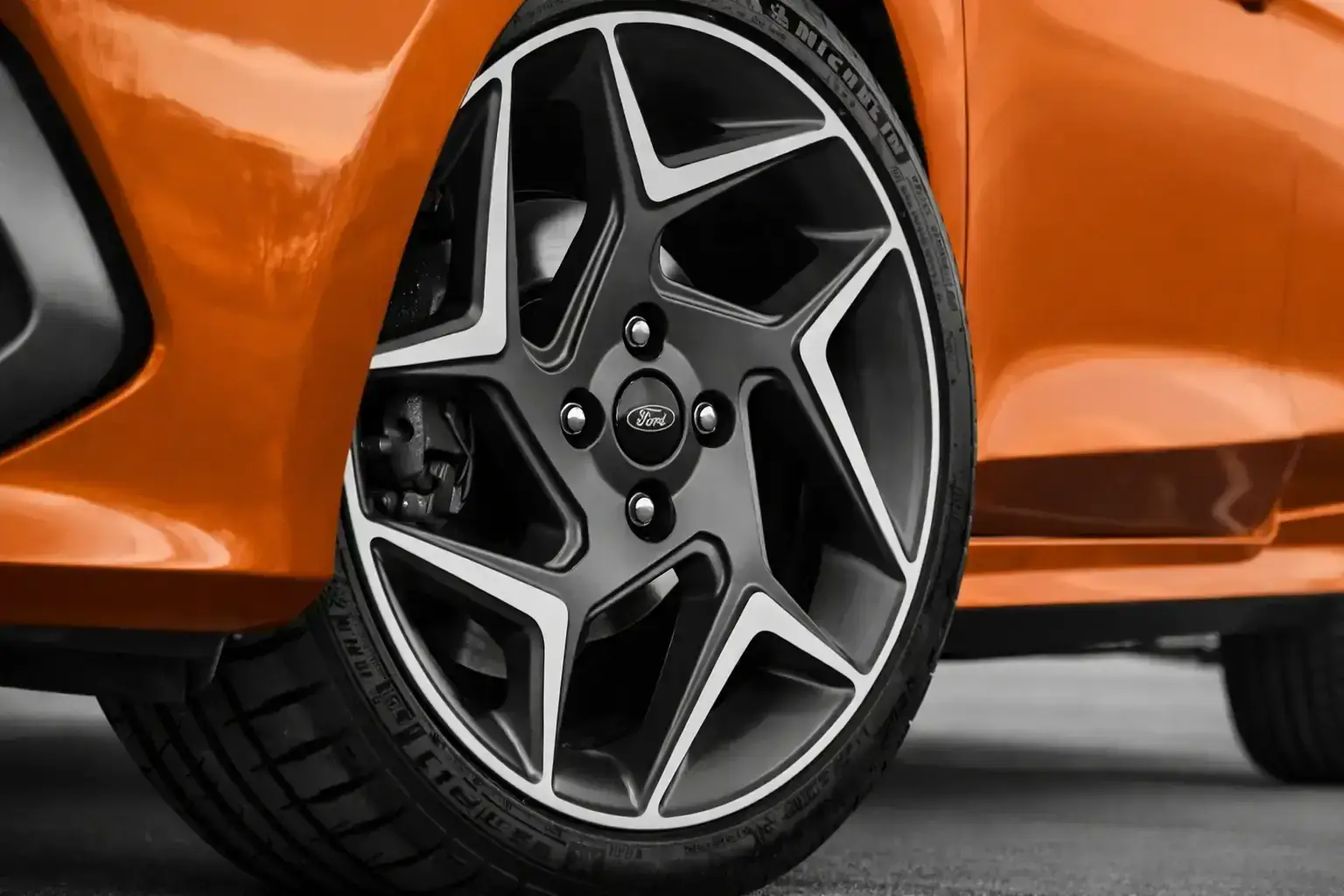 Ford alloy wheel repair Auckland